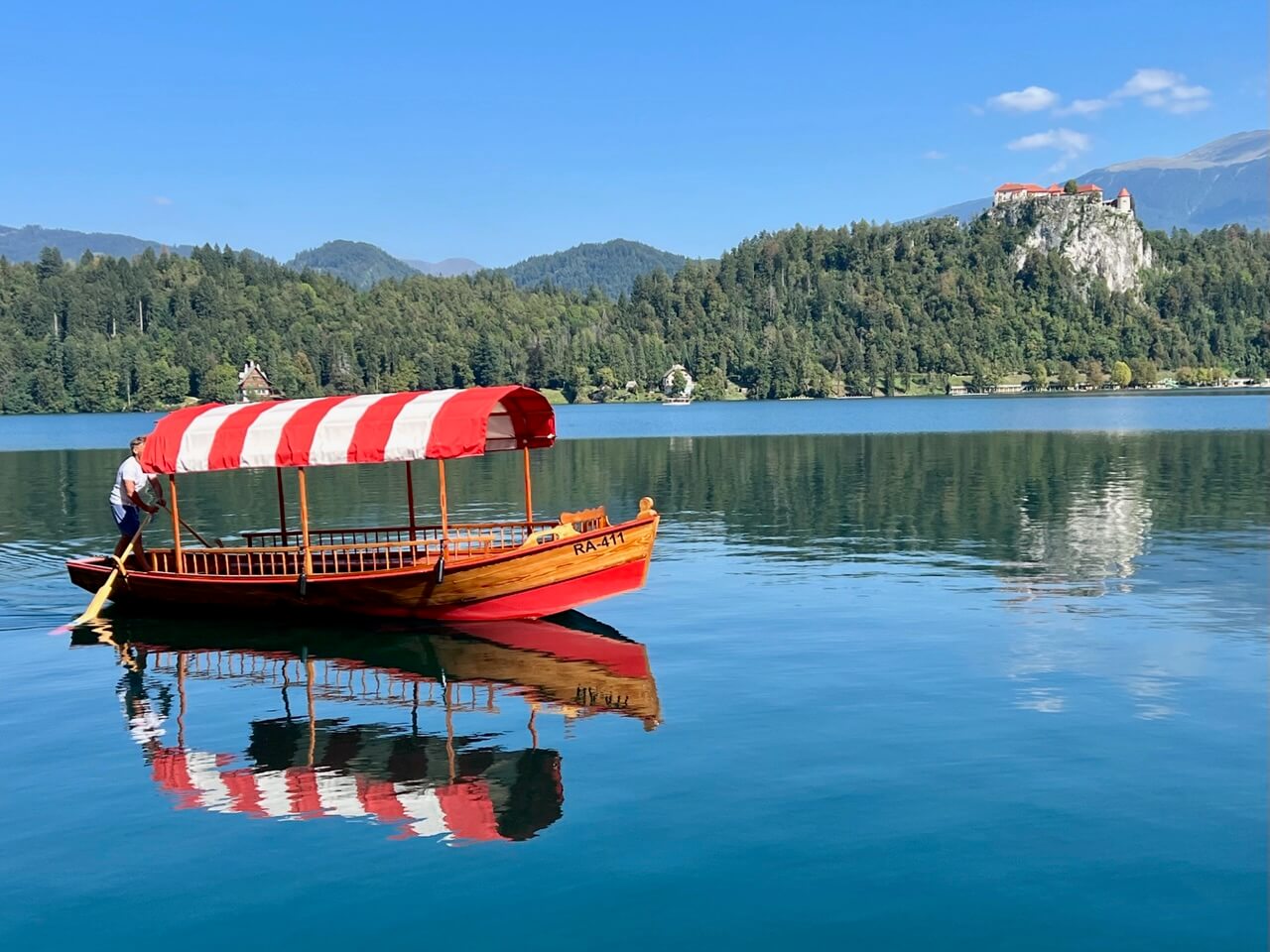Hosts Global | Discover Slovenia boat ride on Lake Bled