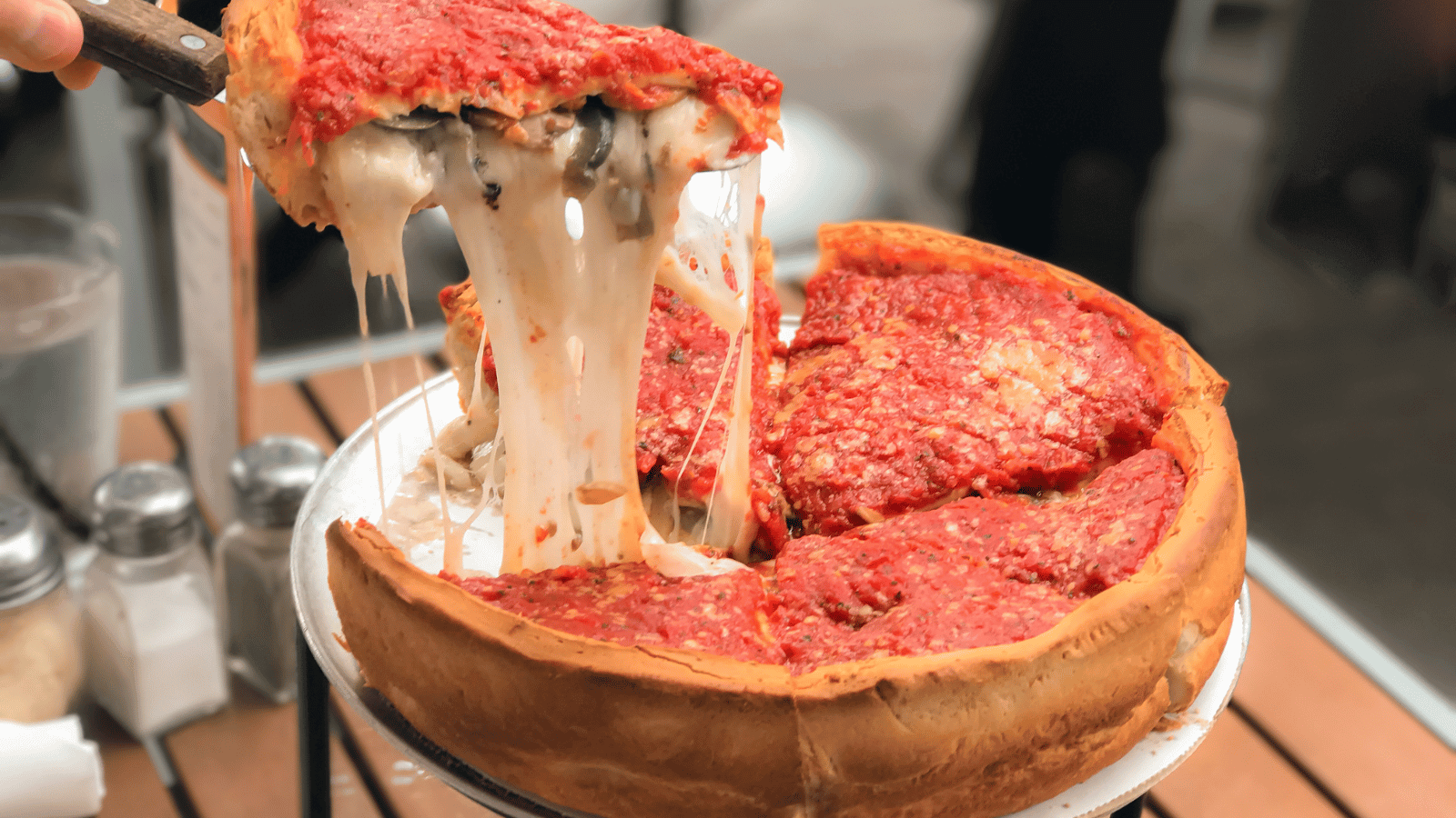 Hosts Global | Discover Chicago's Deep Dish Pizza
