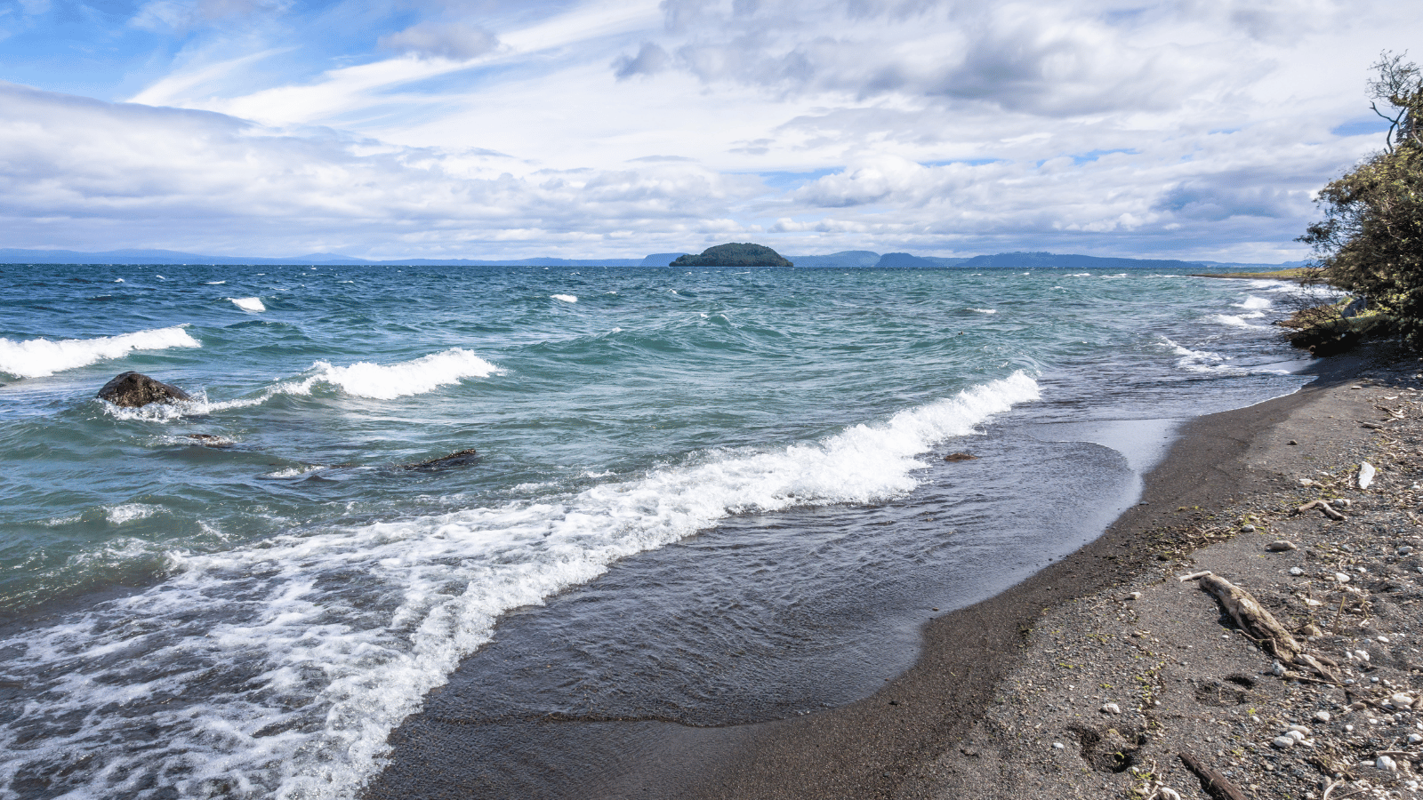 Hosts Global | Discover Lake Taupo New Zealand