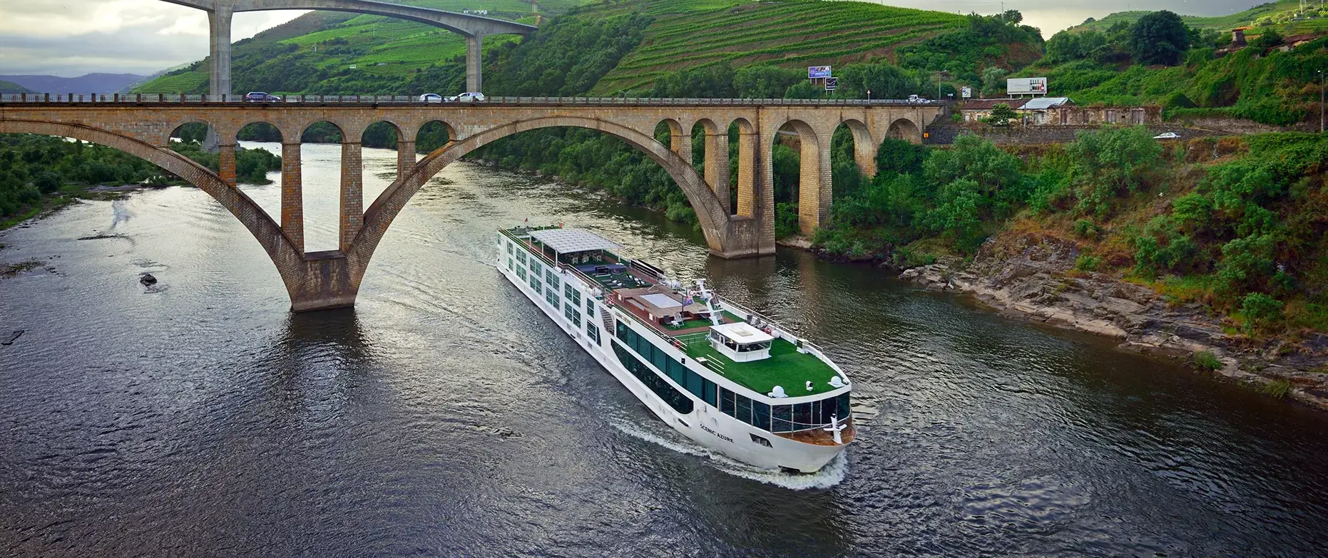 Hosts Global | scenic cruise along the Douro River