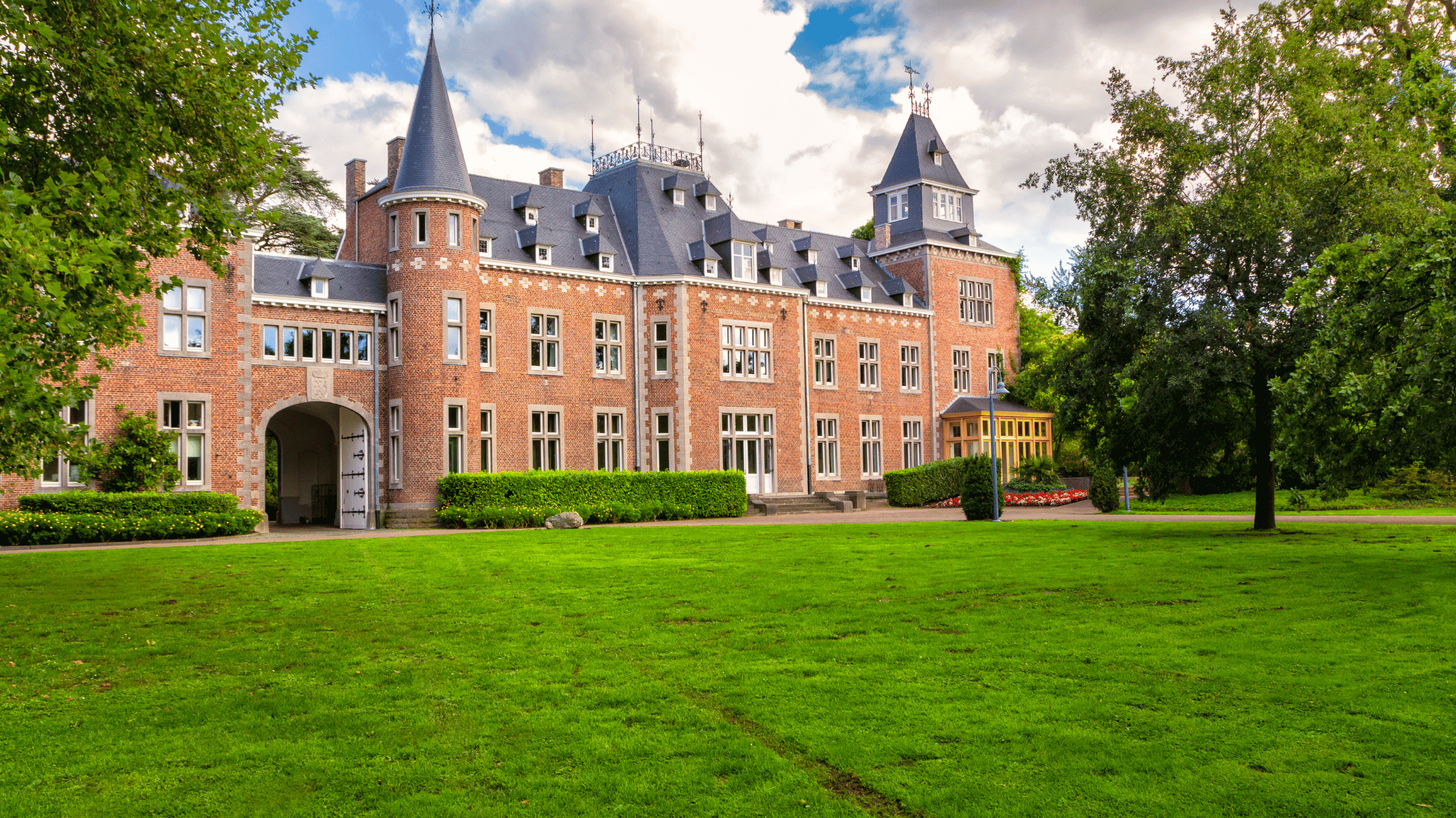 Hosts Global | Belgium Castle