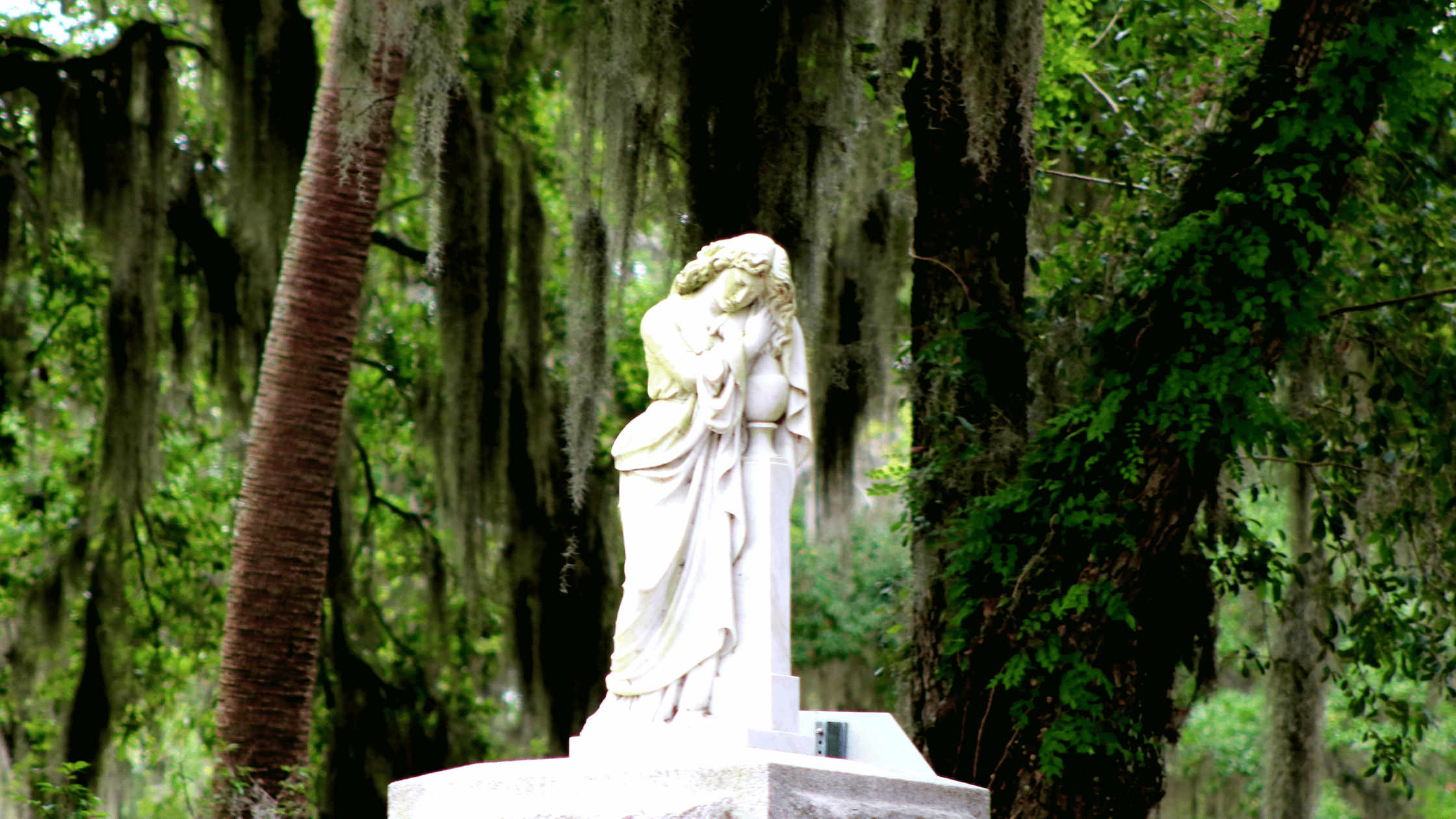 Hosts Global | Savannah GA Statue