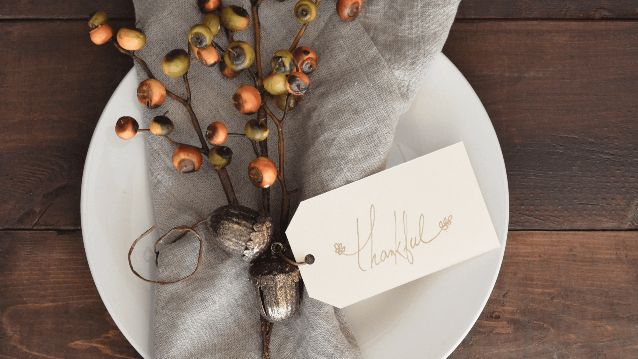 fall napkin with berries and a grateful note